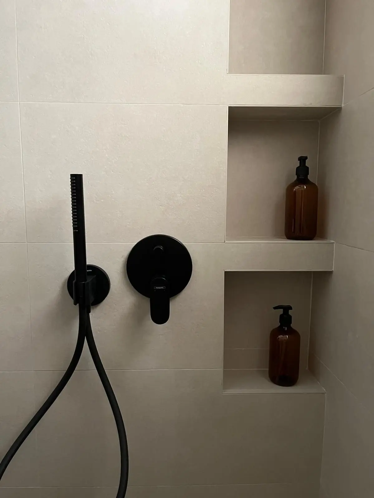 Resultado final del proyecto Travéra con foto 1