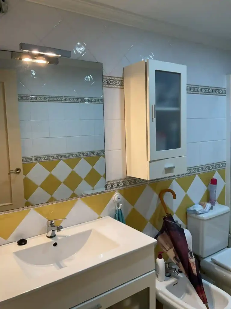 Foto del lavabo antes de la reforma